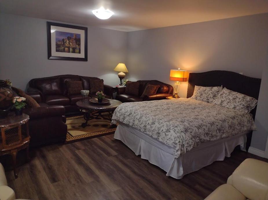 Luxury Suites At Military Trail Toronto Chambre photo
